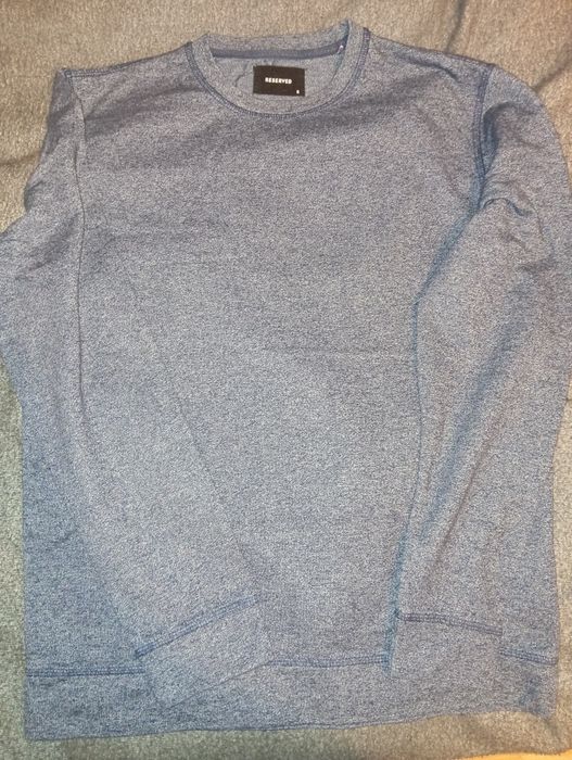 Granatowa koszulka z długim rękawem