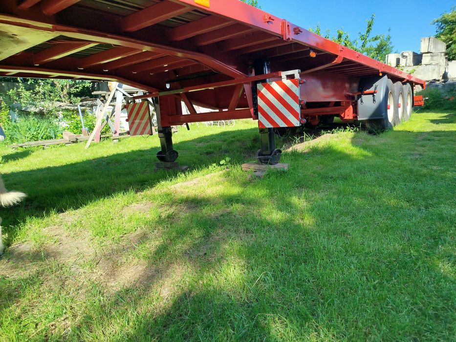 Напівпричіп платформа