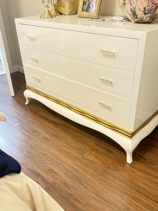 Conjunto de Mobiliário de Quarto – Estilo Clássico Luxo