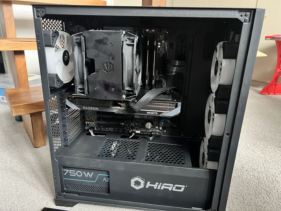 Nowy PC Gamingowy Ryzen 9800/ RX 9060 XT/ 32GB/ 1TB SSD/ Win11