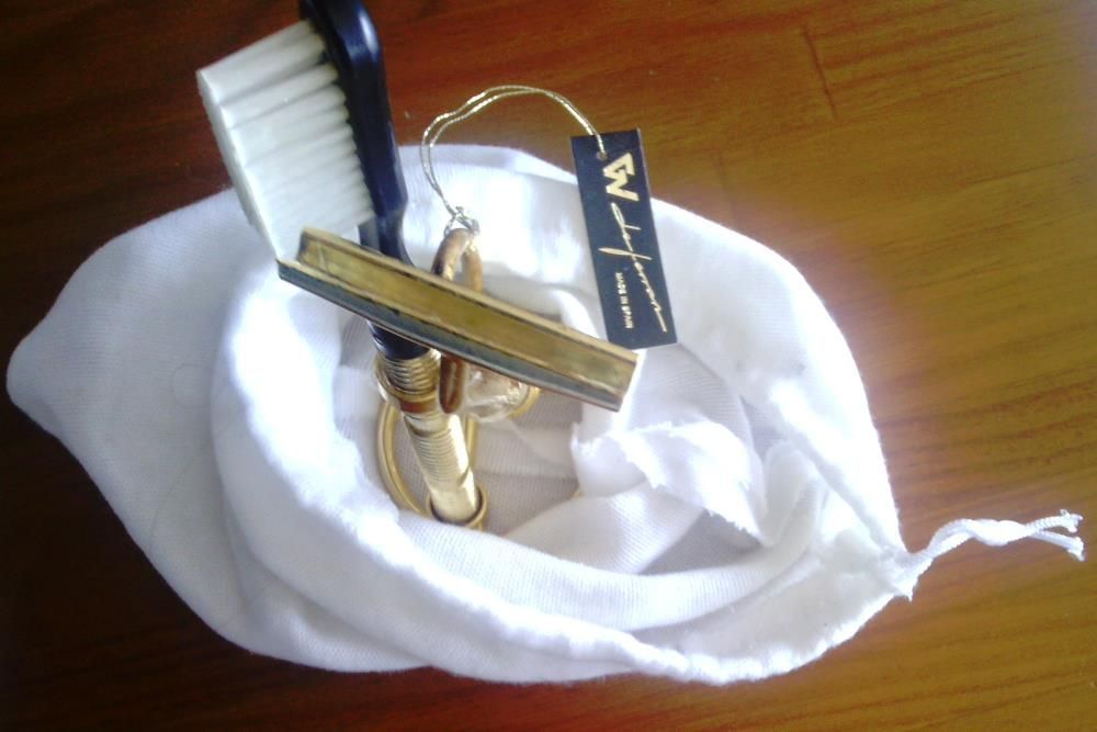 Conjunto Ouro de lei 24 Quilates Escova dentes+suporte de Barbear