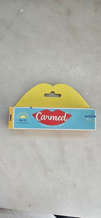 Vários batons Carmed novos