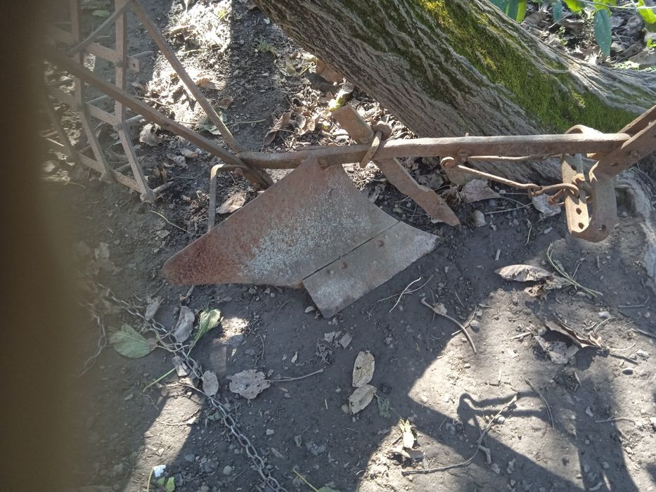 Кінний плуг з бороною бу