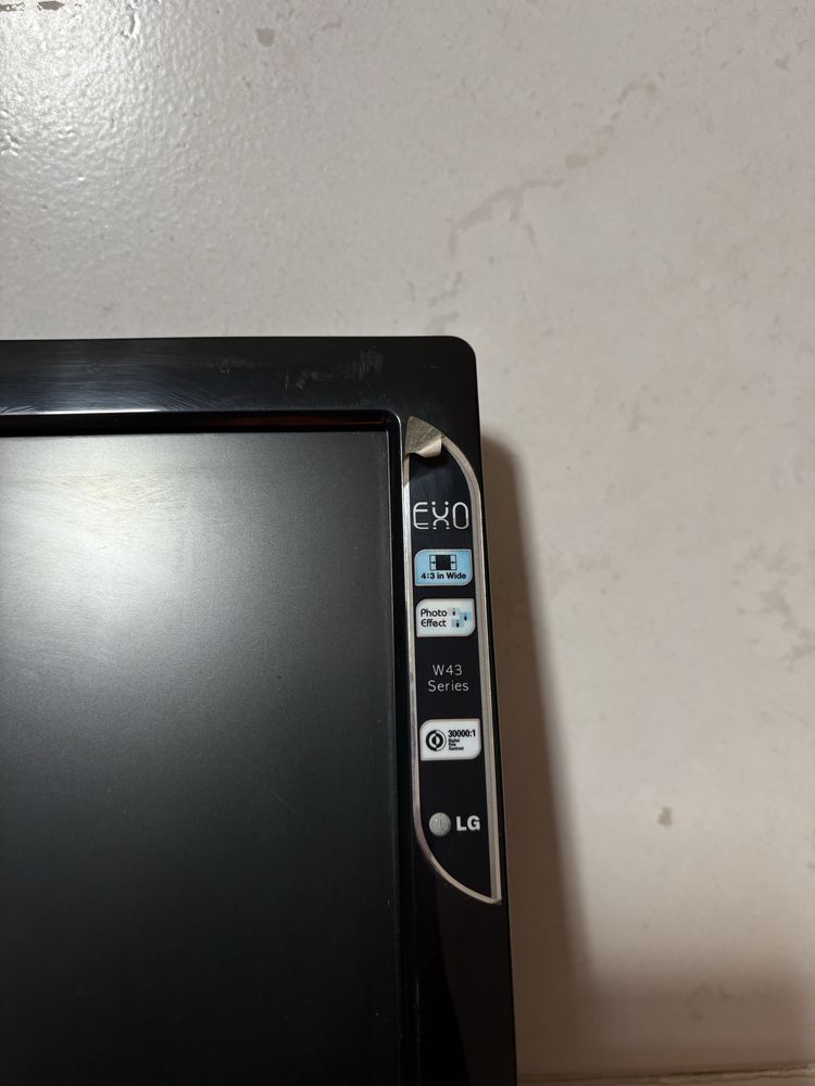 Monitor LG Flatron W1943B - 19”
