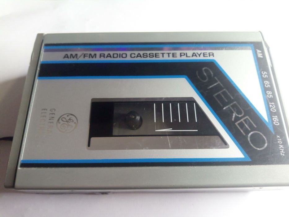 General Electric – AM/FM Radio Cassette Player – niesprawny

Sprzedam