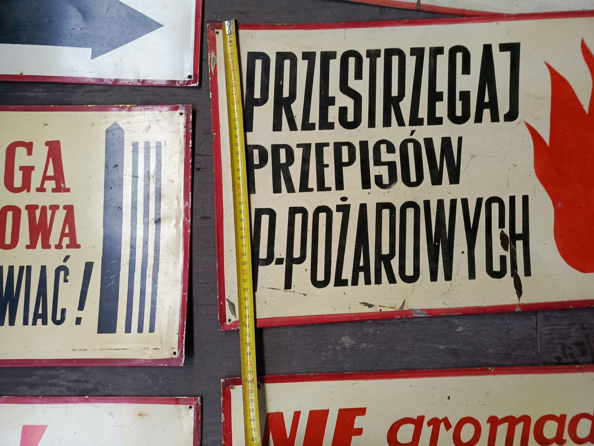 Stare metalowe tablice PRL