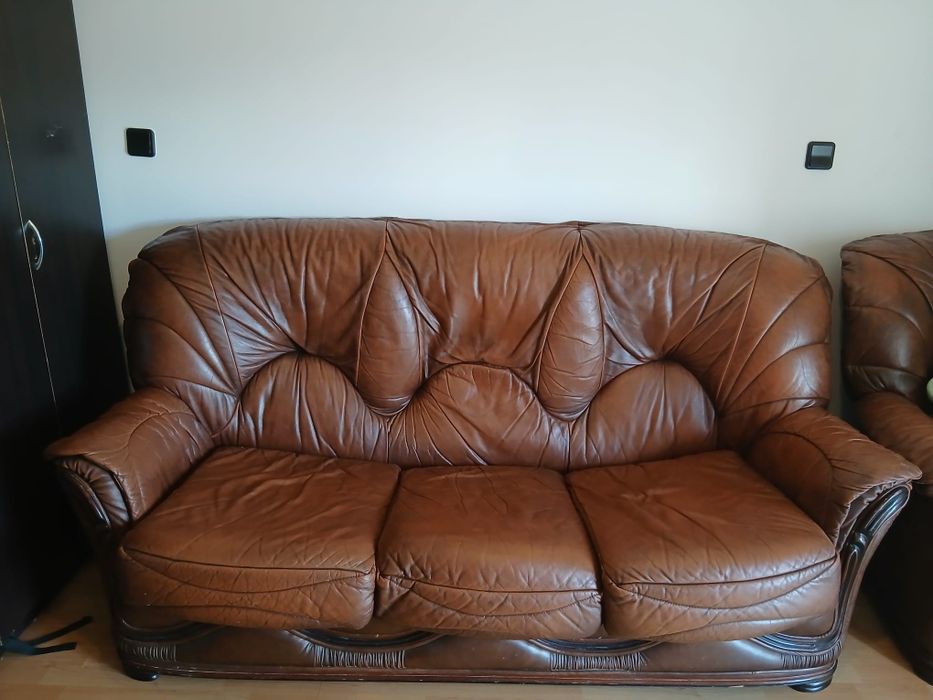 Sofá em pele e cadeirão