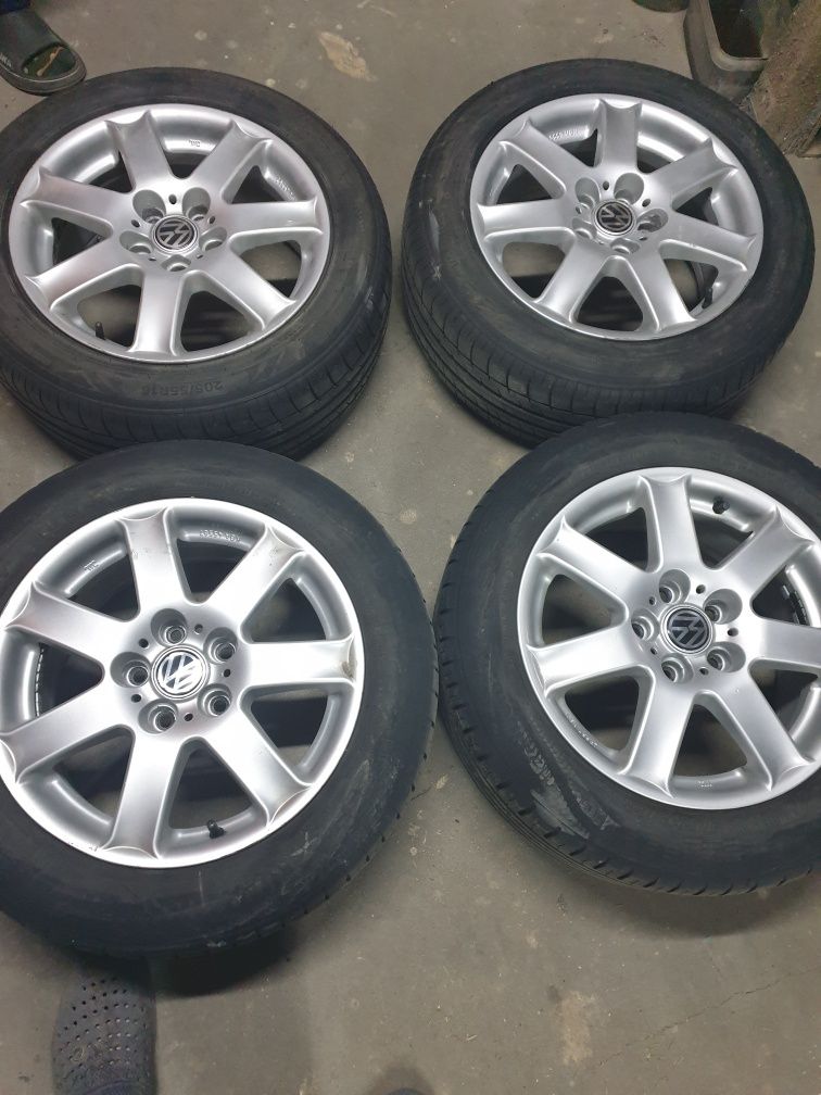 Felgi 16 do Volkswagena 2 nowe opony