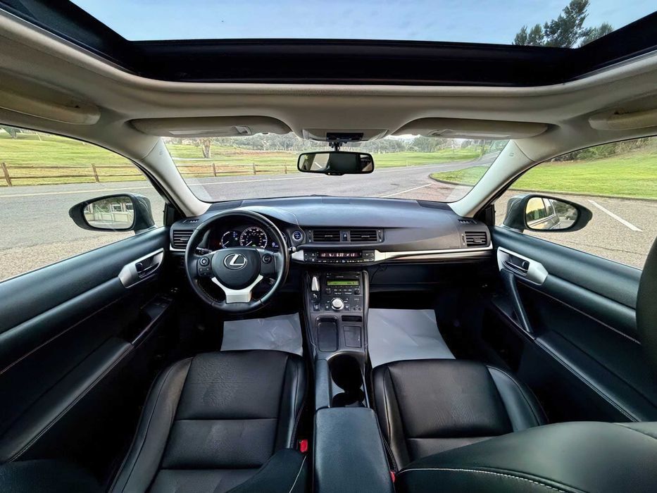 Lexus CT Hybrid 200h      2017