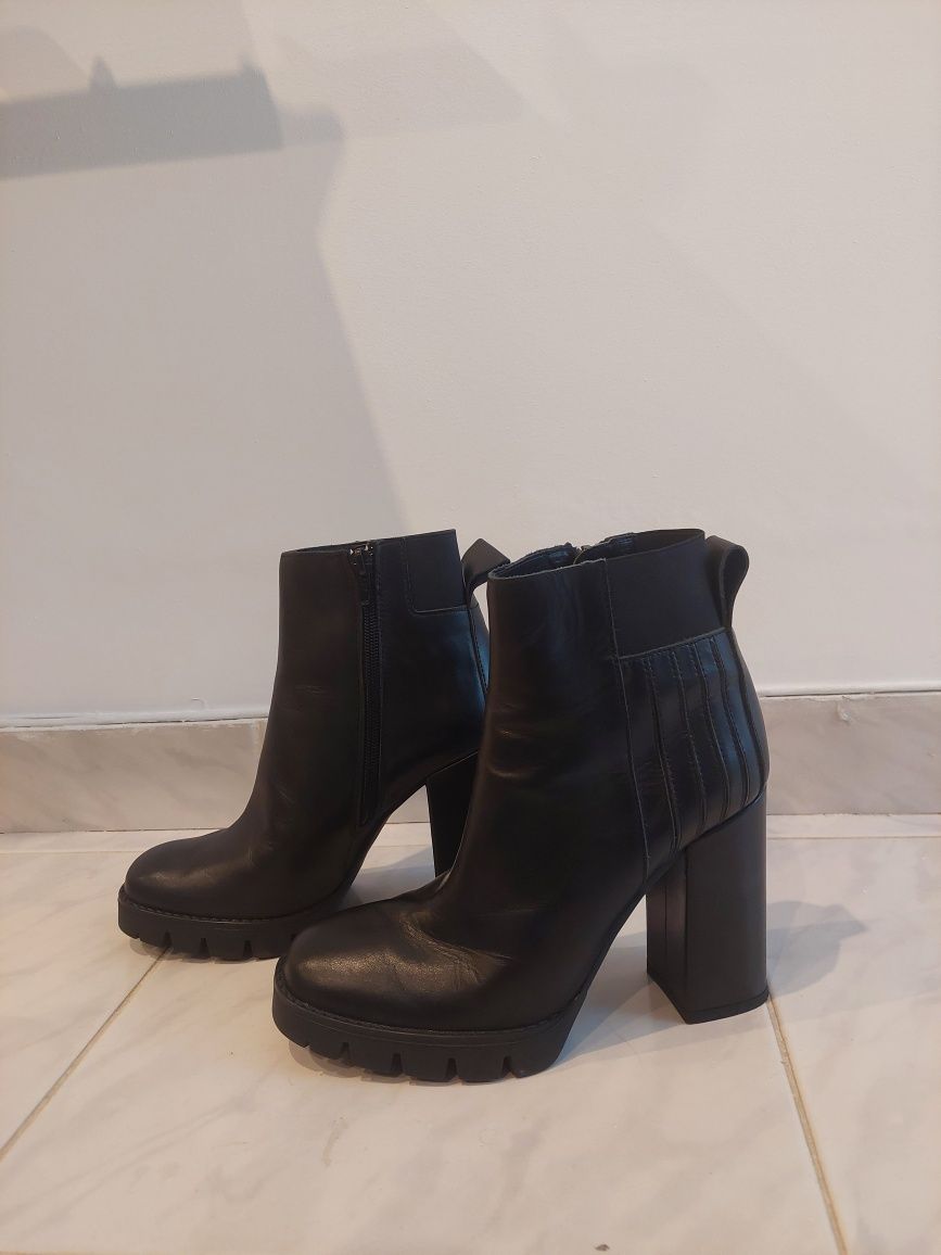 Botas Zara 100% couro (como novas) tam. 38