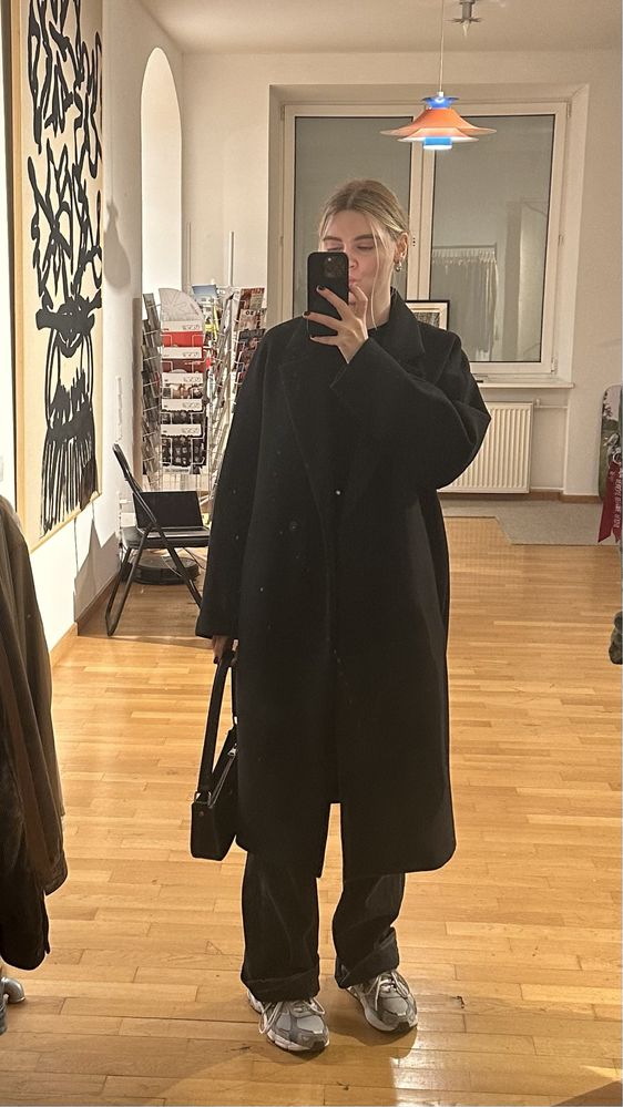 Пальто HM зі спущеним плечем