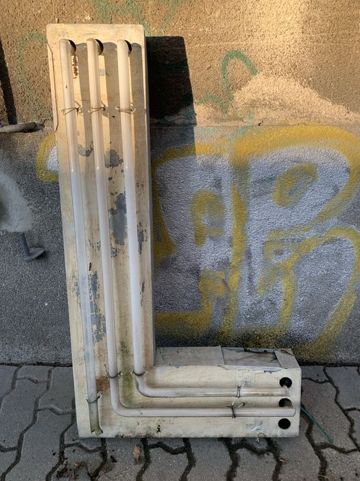Stare litery neonu z lat 60-tych