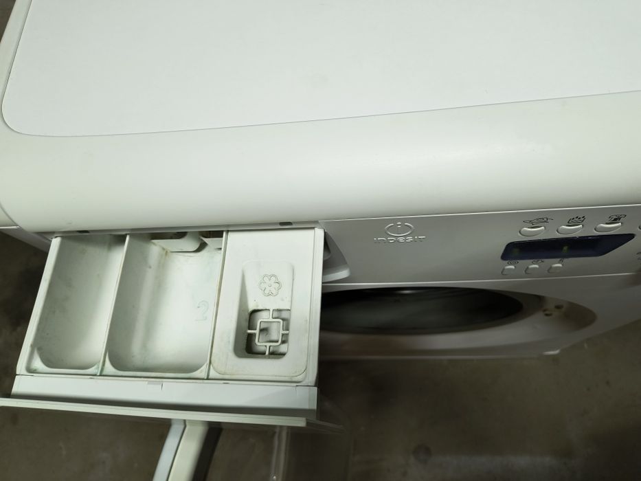 Пральна машинка Indesit