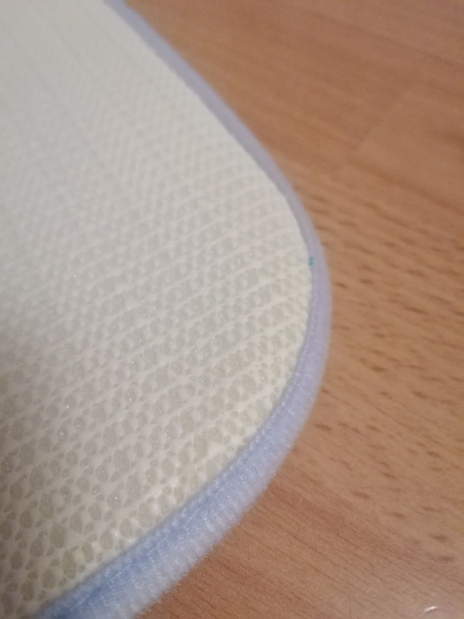 Mata łazienkowa dywanik aksamit pluszowy w kropki napis antypoślizgowy