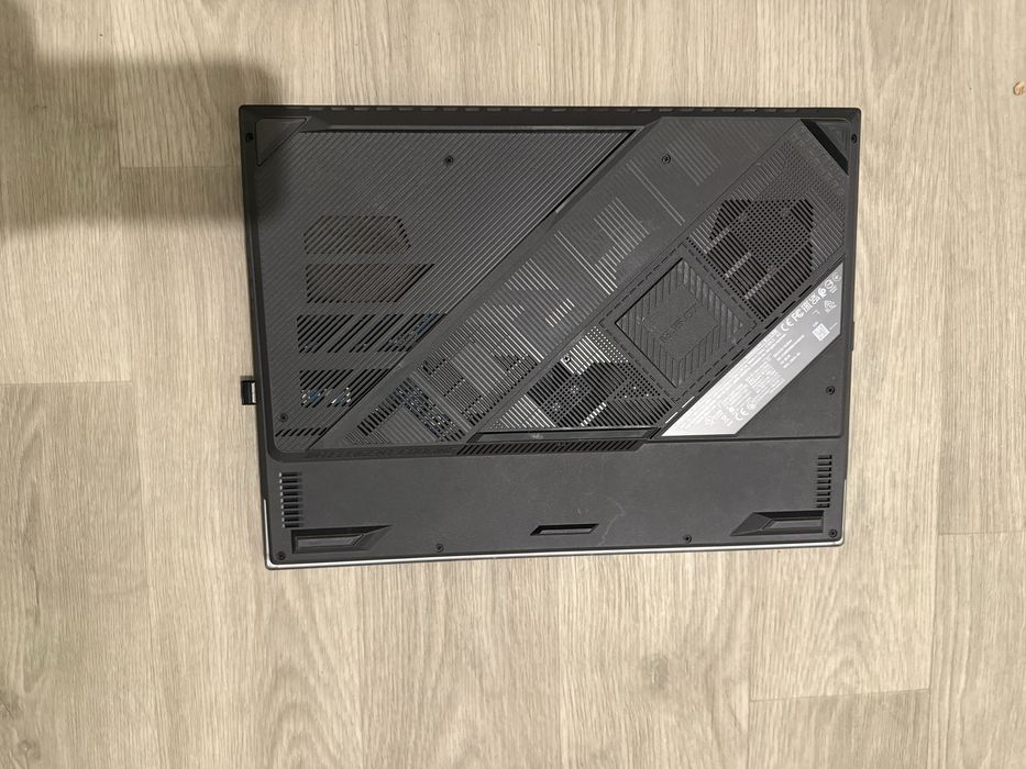 Asus Rog strix SCAR G16