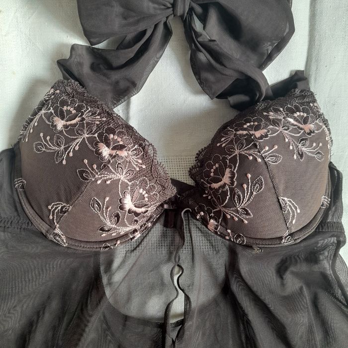 Пеньюар, пенюар  ..