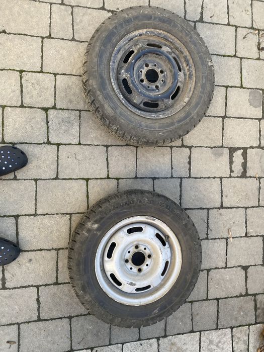 Продам шини з дисками 175/70 r13