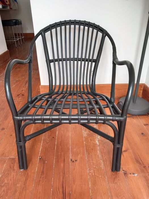 Cadeira preta madeira