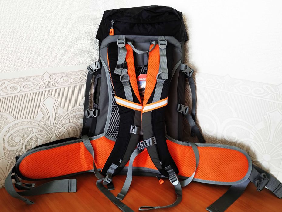 Рюкзак каркасний royal mountain trekking 35 літрів з дощовиком
