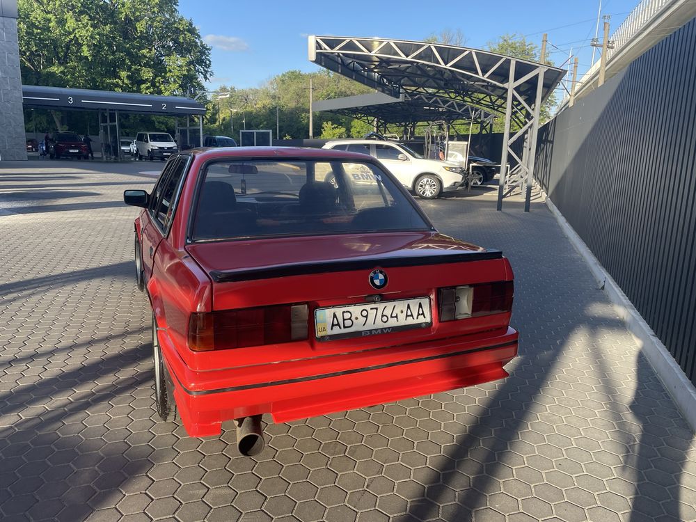 Продам B M W e30