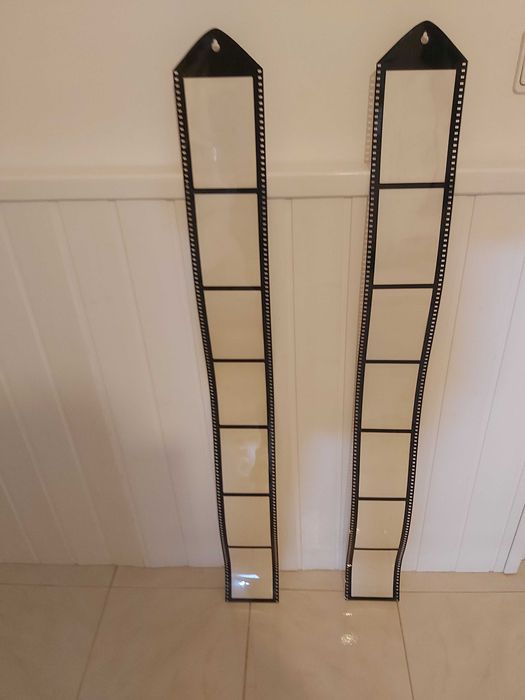 2 Molduras de pendurar para colocar fotos