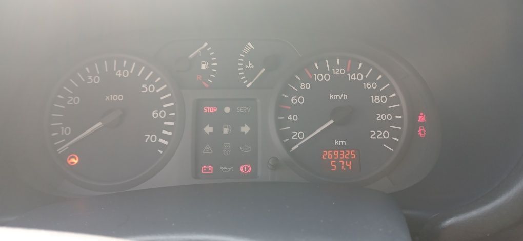 Clio 1.5 dci comercial de garagem