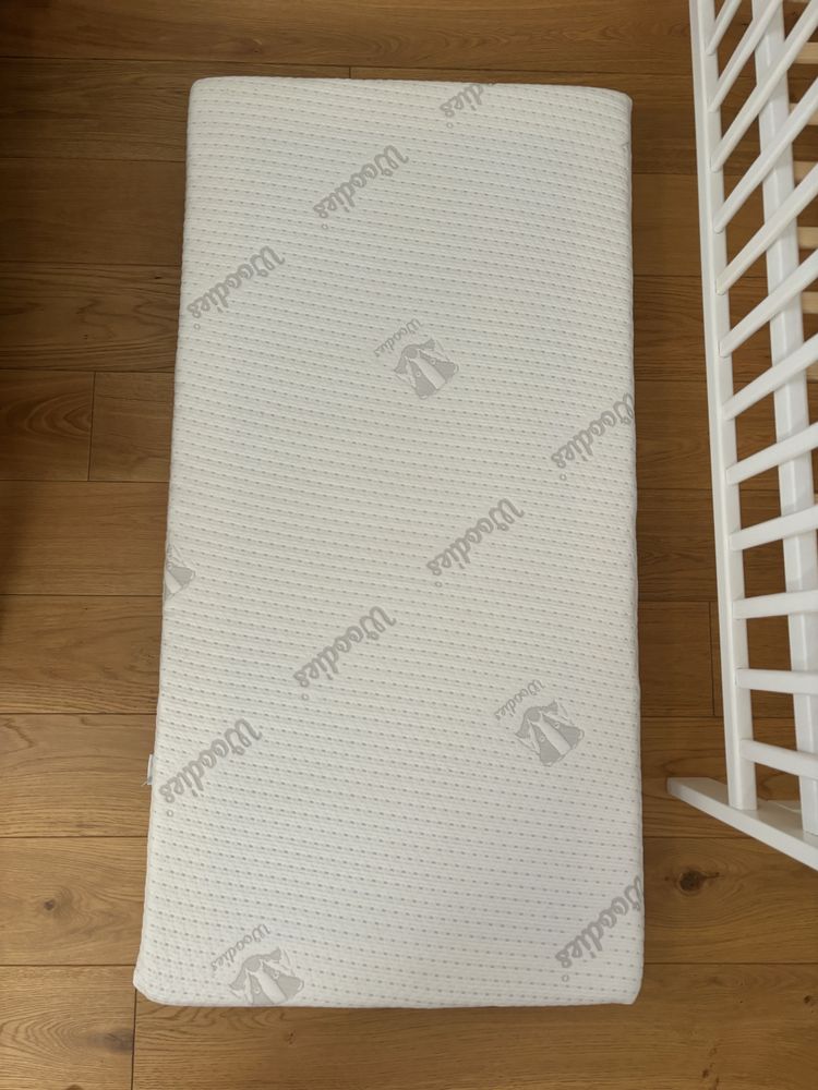 Łóżeczko niemowlęce woodies z materacem