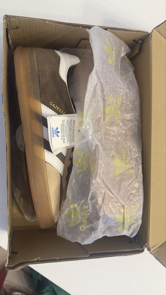 Adidas Gazelle - 39 1/3 NOVO