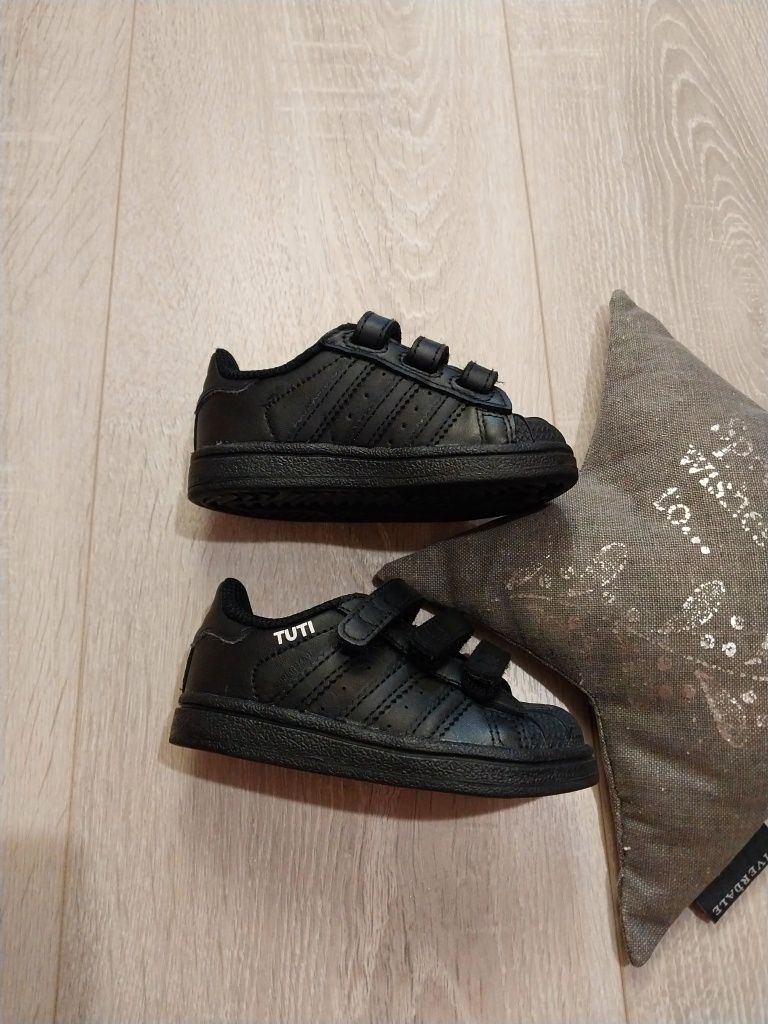 Adidas superstar