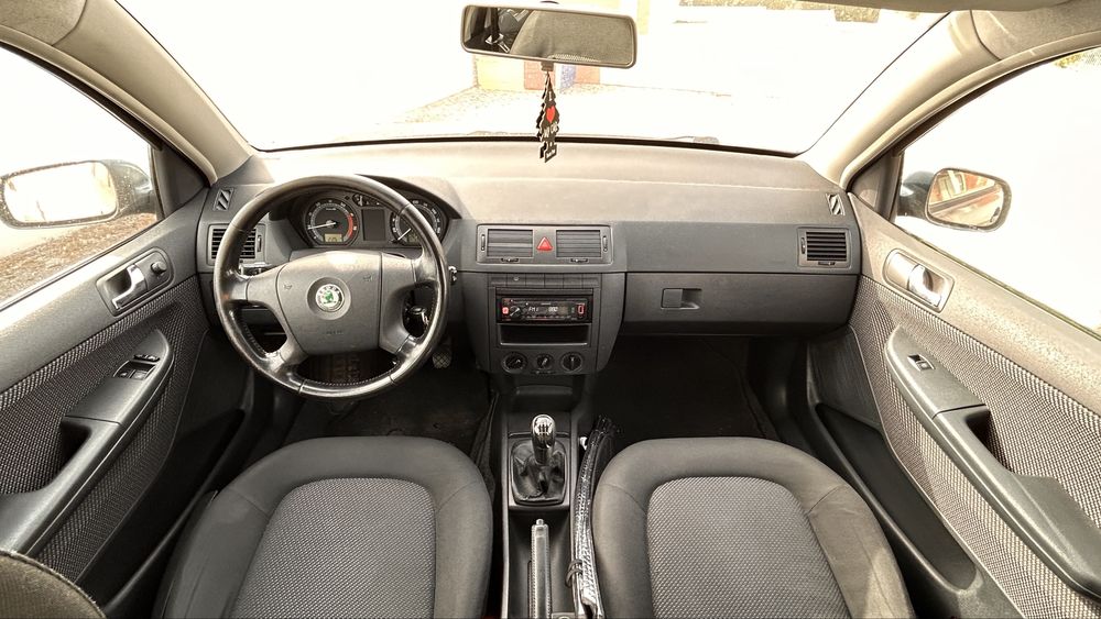 Skoda Fabia 1.2HTP com um dono