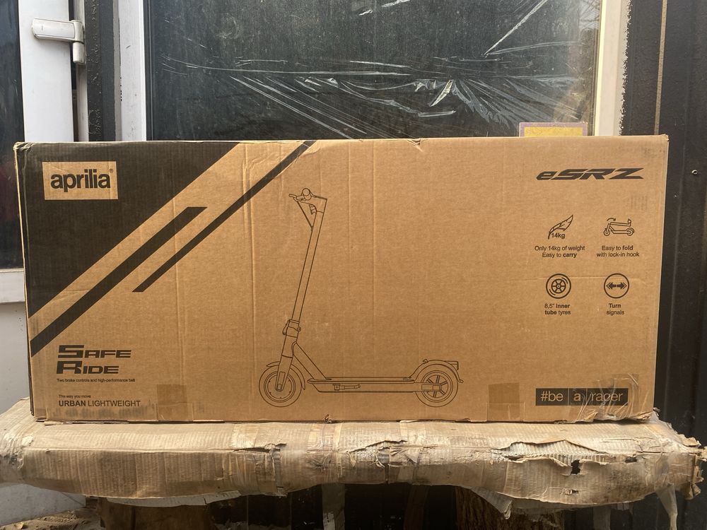 Електросамокат Aprilia eSR2 350W