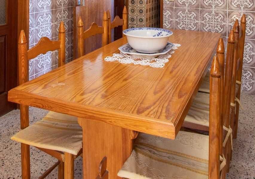 Mesa madeira com 6 cadeiras verga