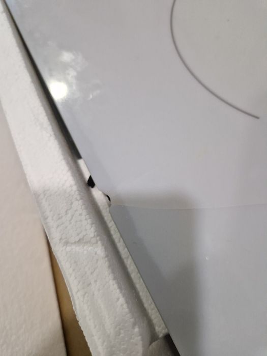 Індукційна плита з тріснутим склом