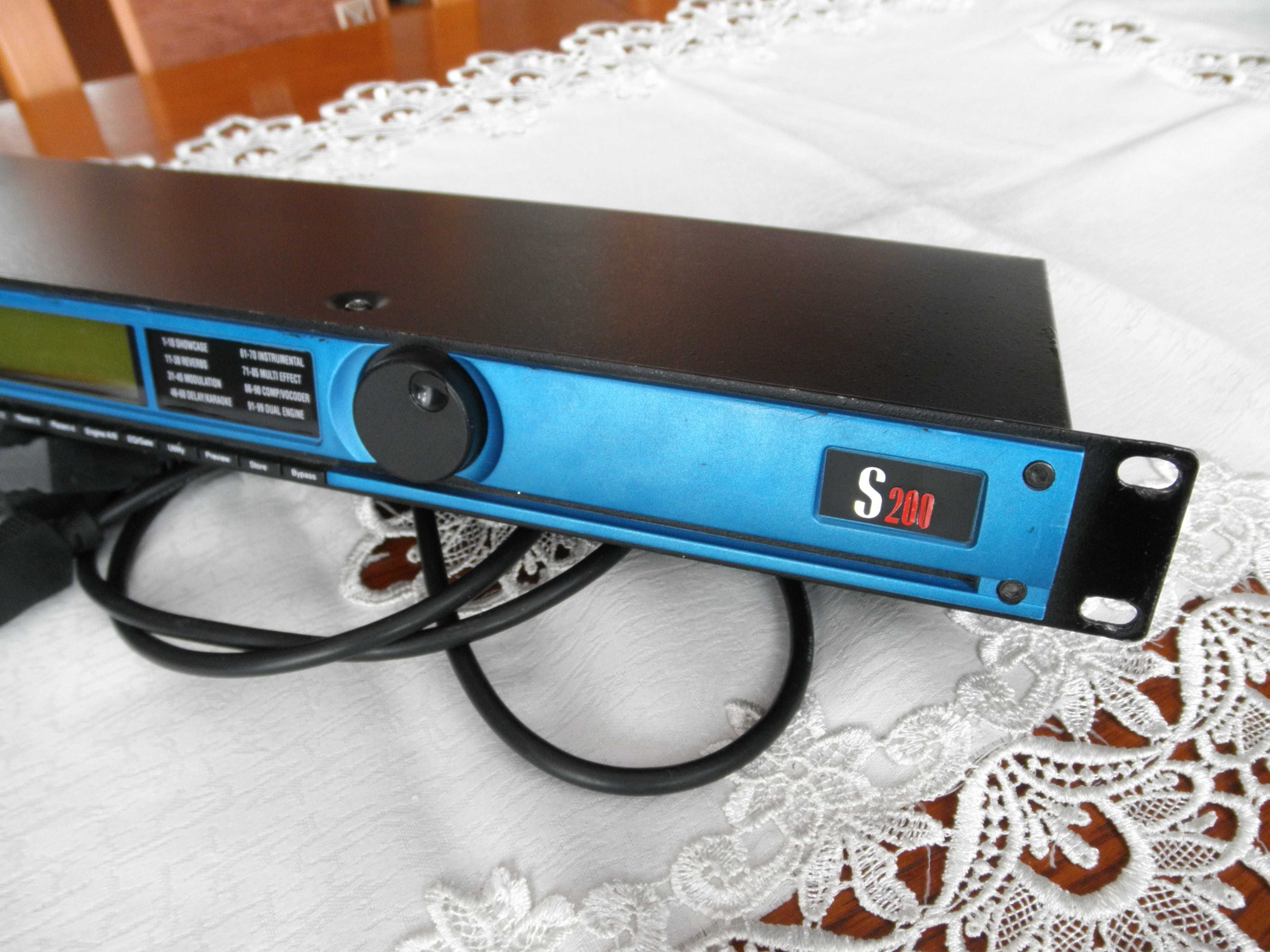 Efekt pogłosowy DIGITECH S- 200. Procesor, kamera pogłosowa in USA .