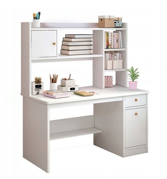 Białe biurko dla dziecka