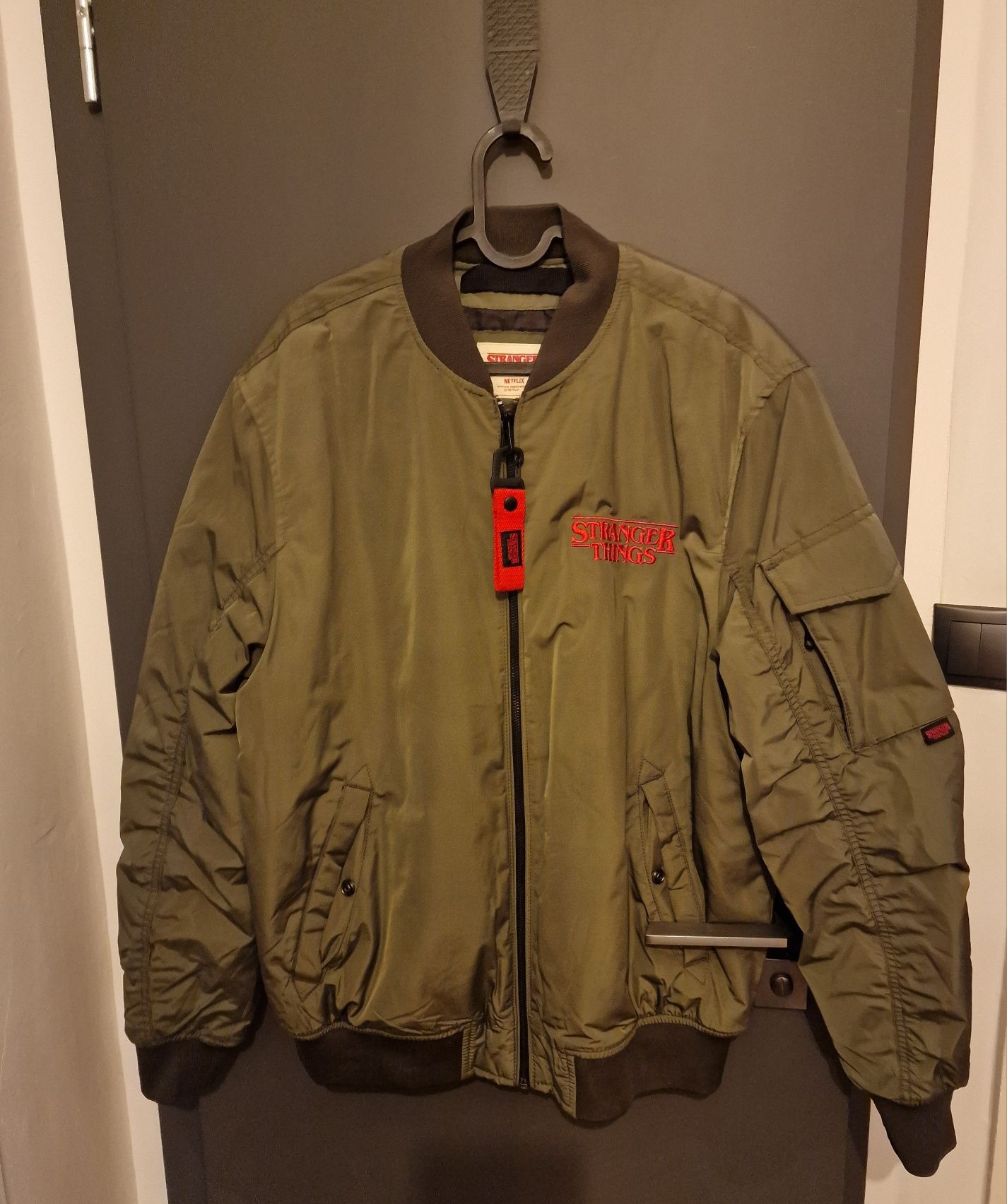 Kurtka bomberka pull&bear stranger things L nowa olive