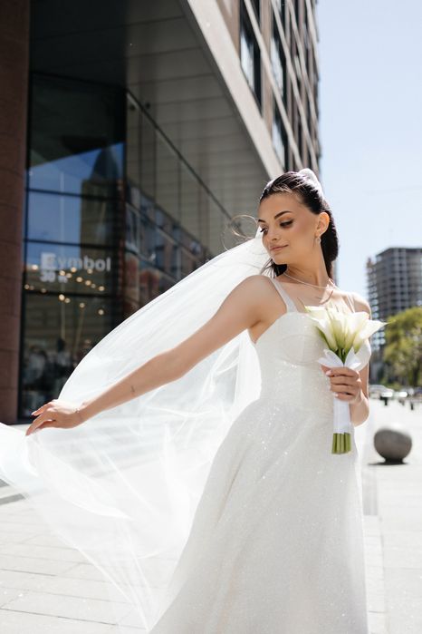 Весільна сукня в ідеальному стані.