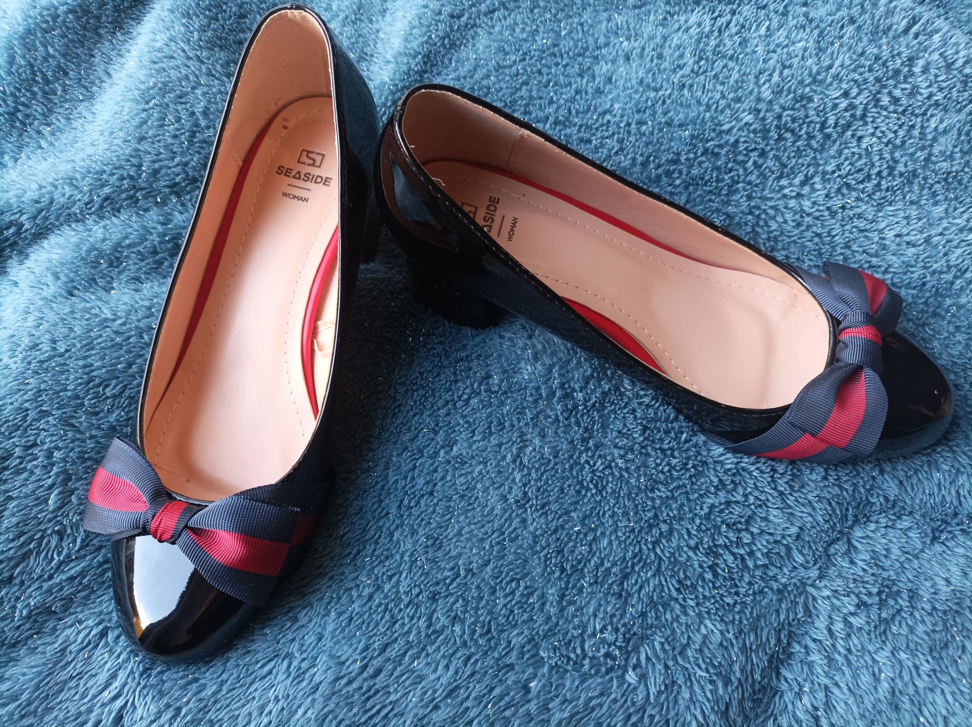 Sapatos "Formais" com laço