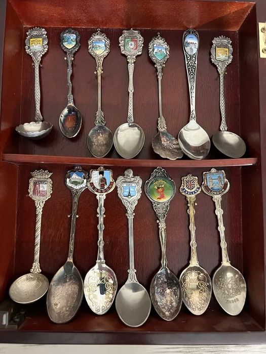 Colheres de coleção em expositor