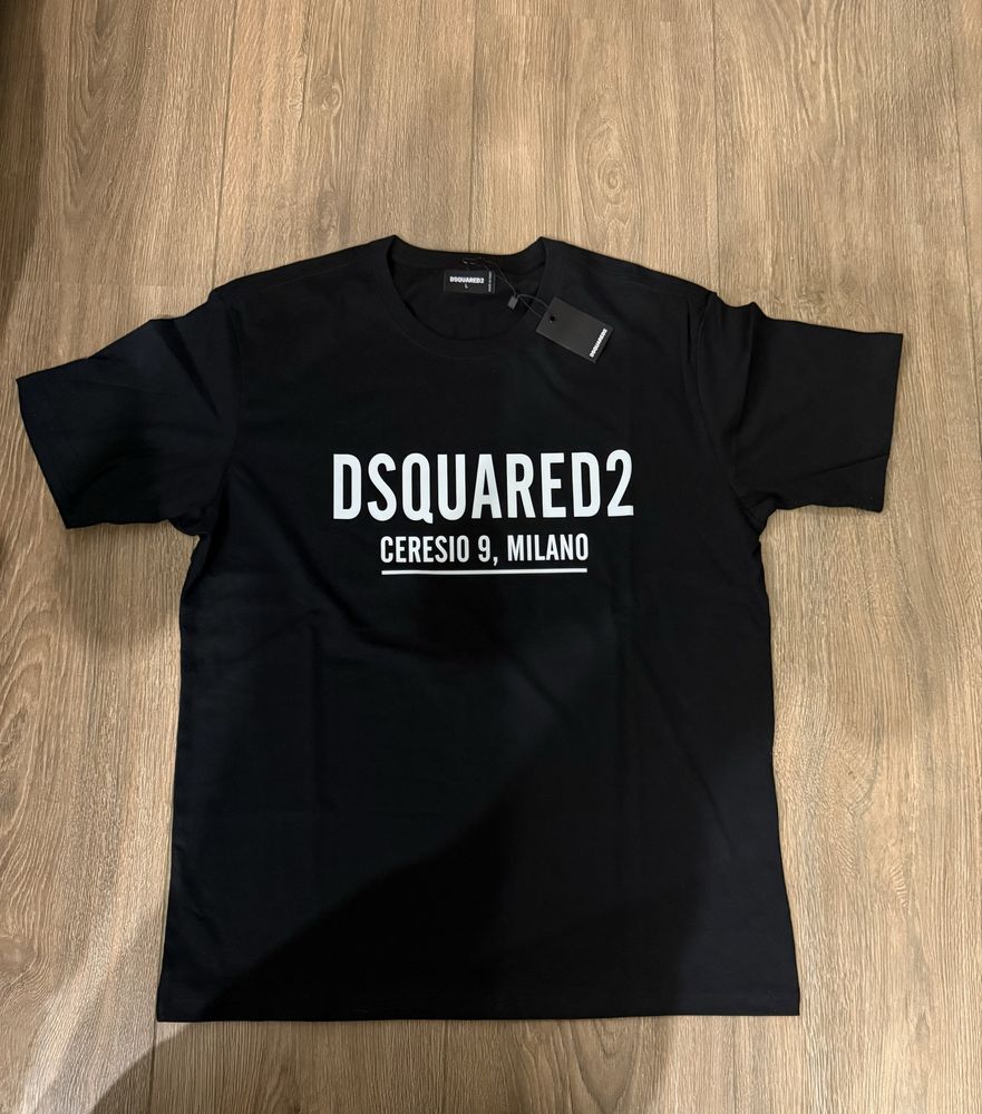 tshirt dsquared2 preta