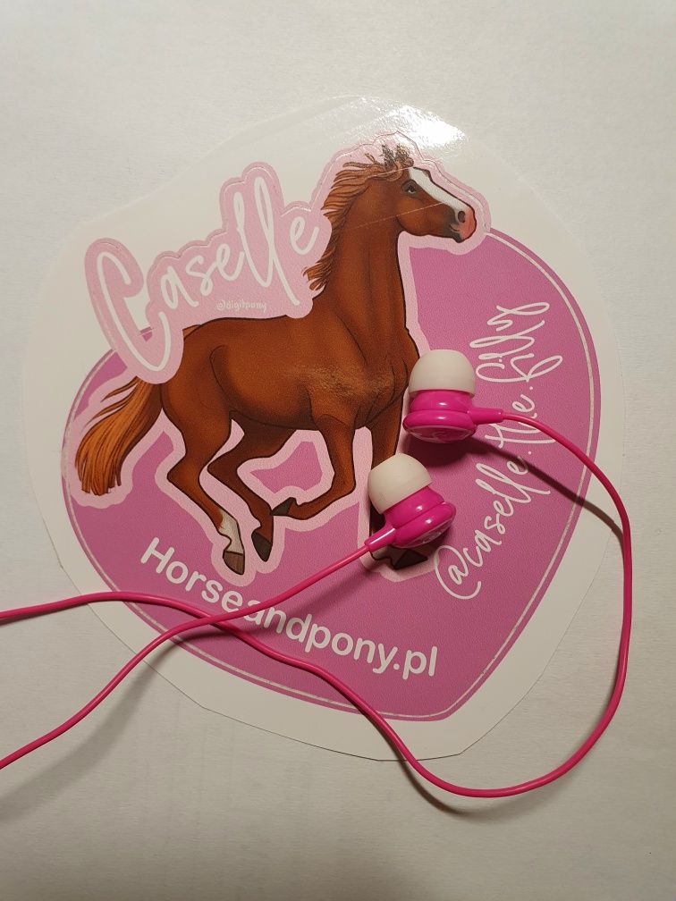 Różowe słuchawki przewodowe dla dziewczynki