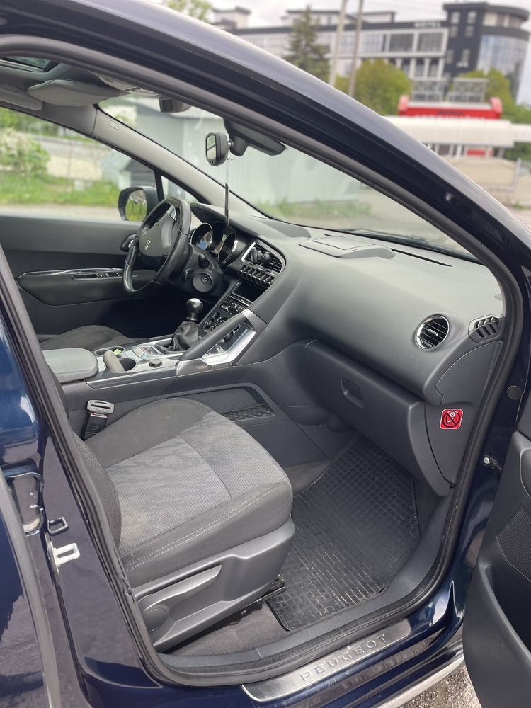 Продам авто Peugeot 3008