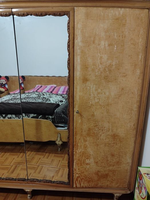 Quarto completo antigo