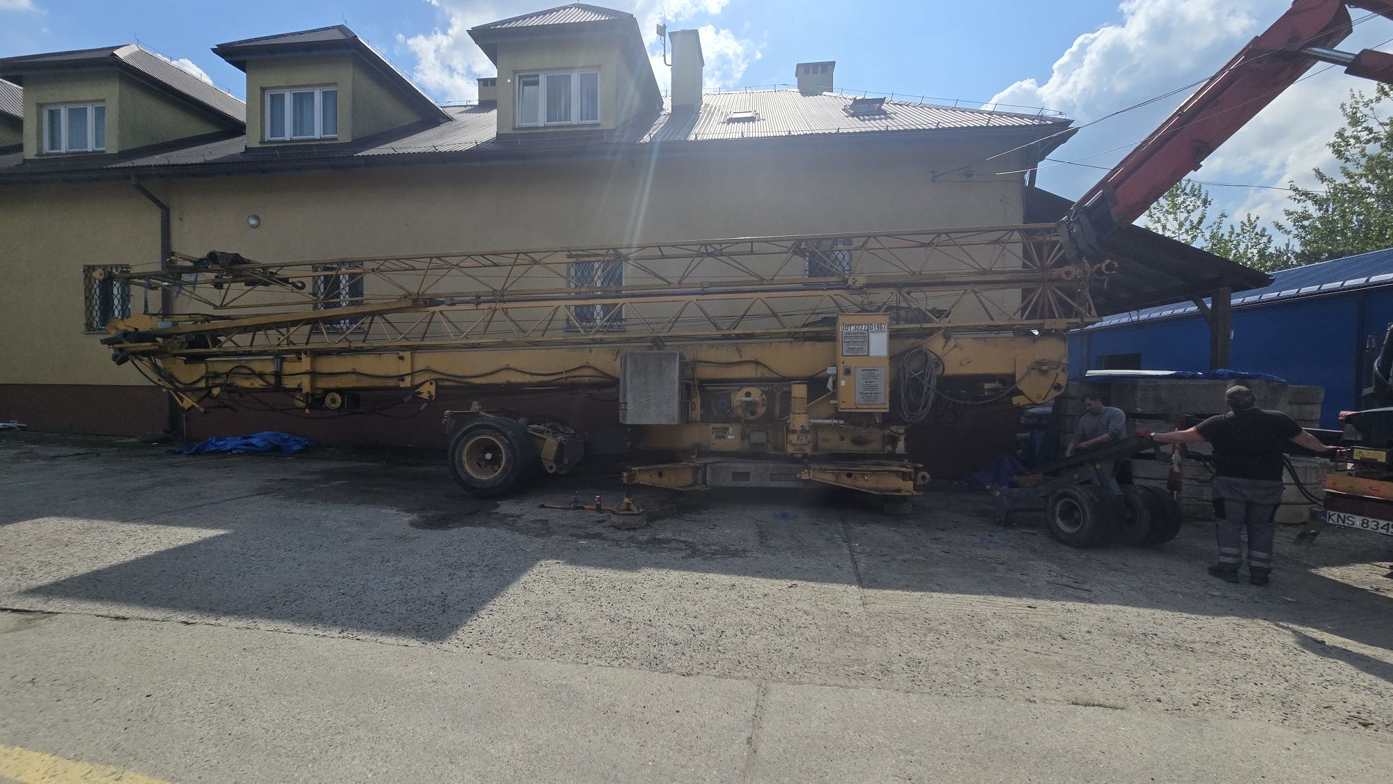 Dźwig Żuraw wieżowy LIEBHERR 32K