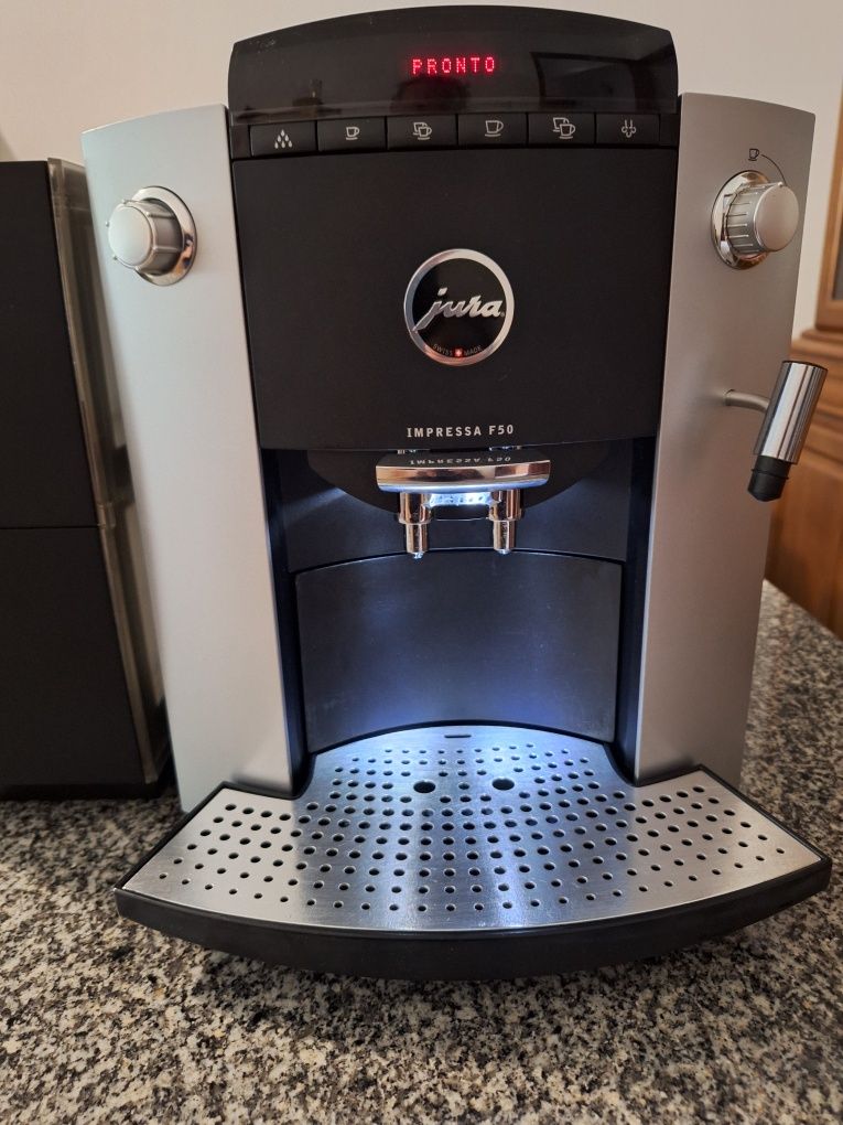 Maquina Jura Mais aquecedor de chavenas