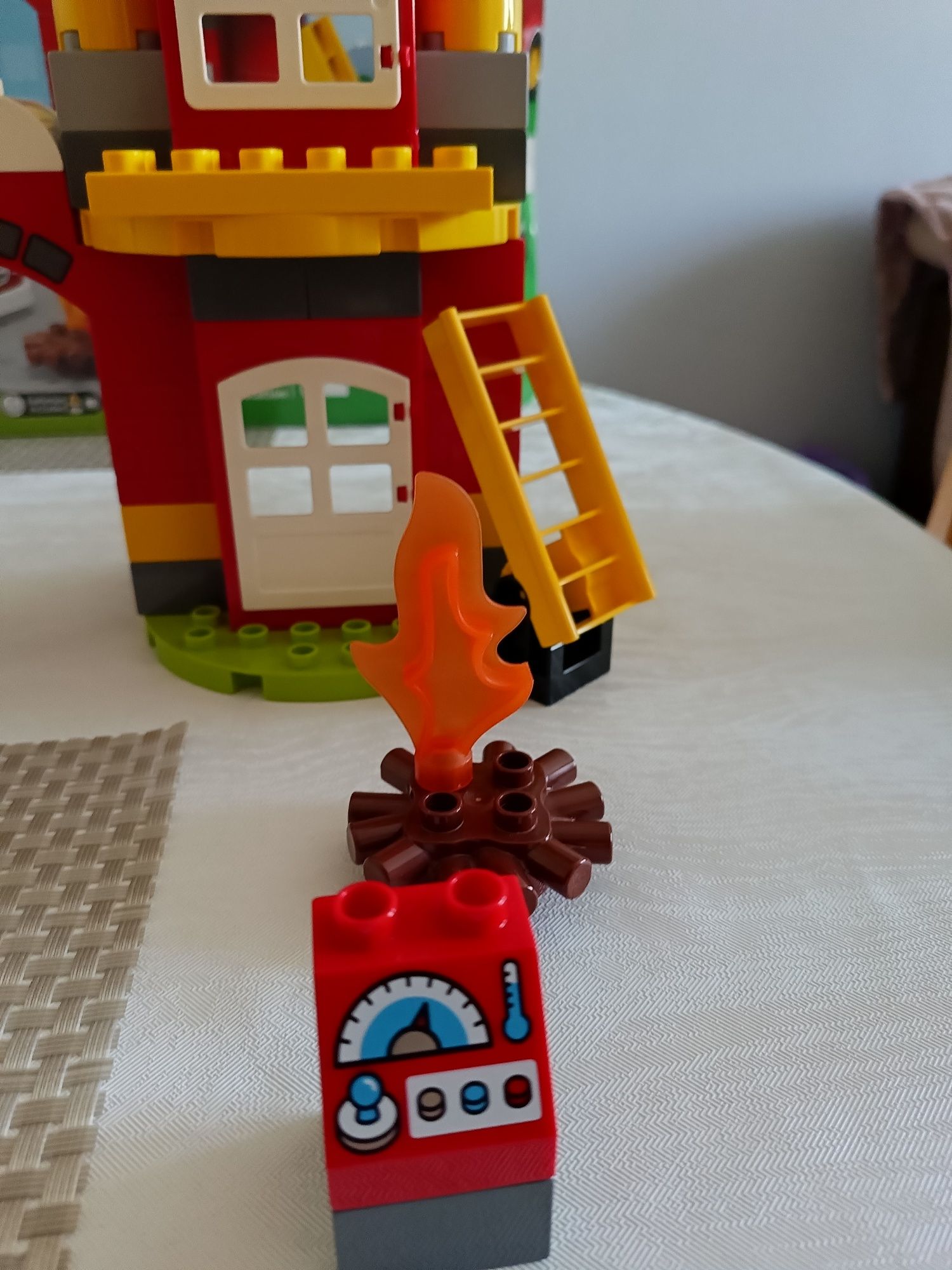 Klocki lego Duplo remiza strażacka straż pożarna