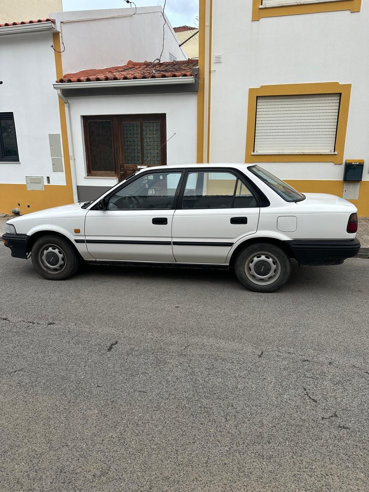 Carro Toyota corolla XL com inspeção até abril 2025