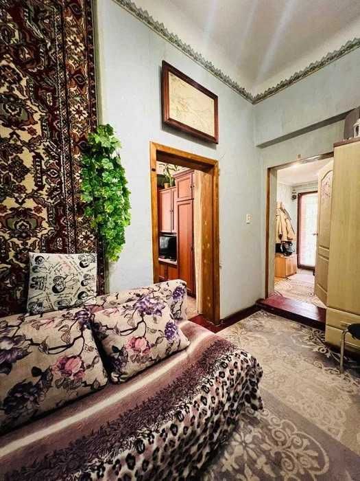 Продаж 2к квартири в будинку на Шкільному