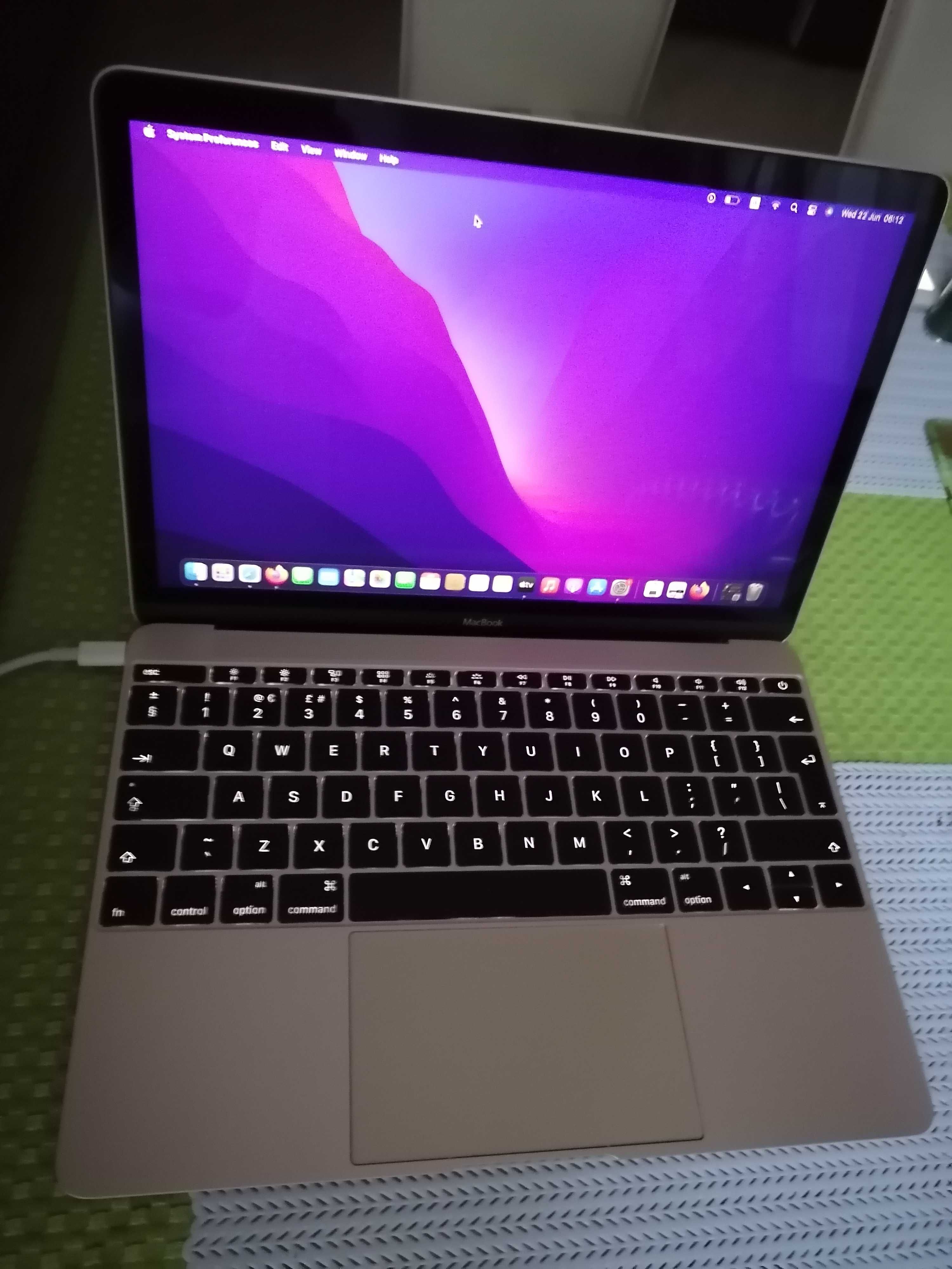 Macbook air A1534 12" M/8GB RAM/256GB Gwizdną Szarość