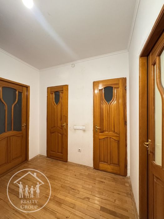 3к на Сихові, ізольовані кімнати +паркомісце +підвал